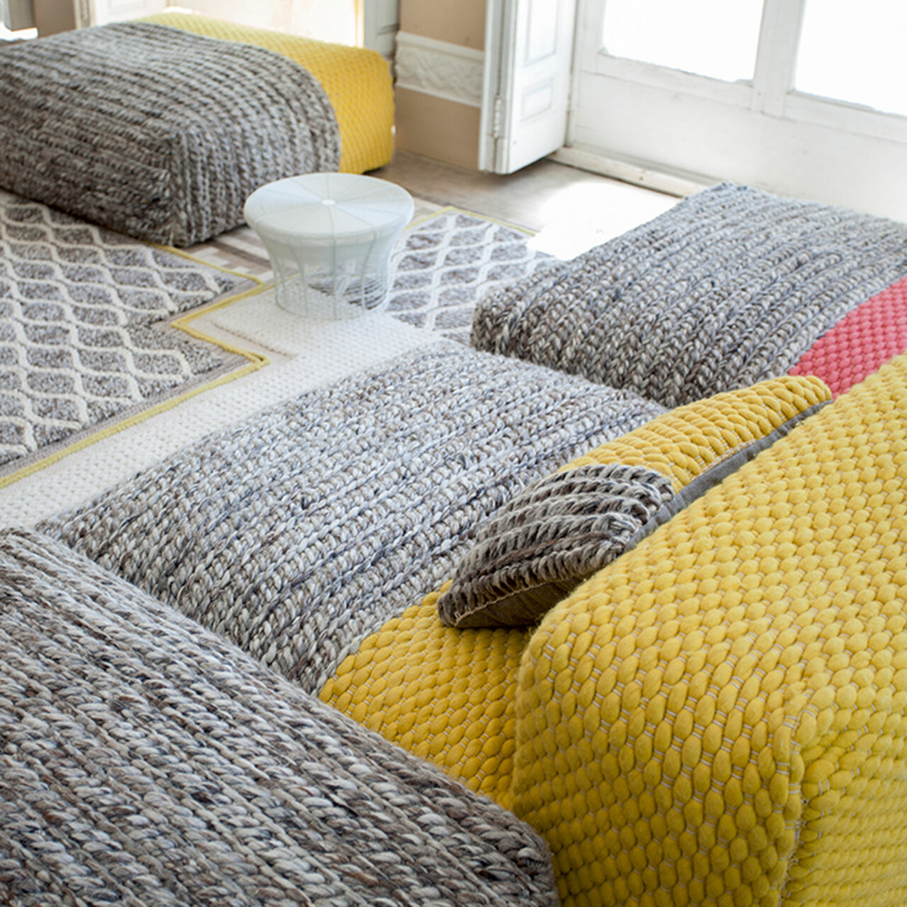 Gan Gandia Blasco Quadratischer Pouf von 'Gan Rug' Ivory