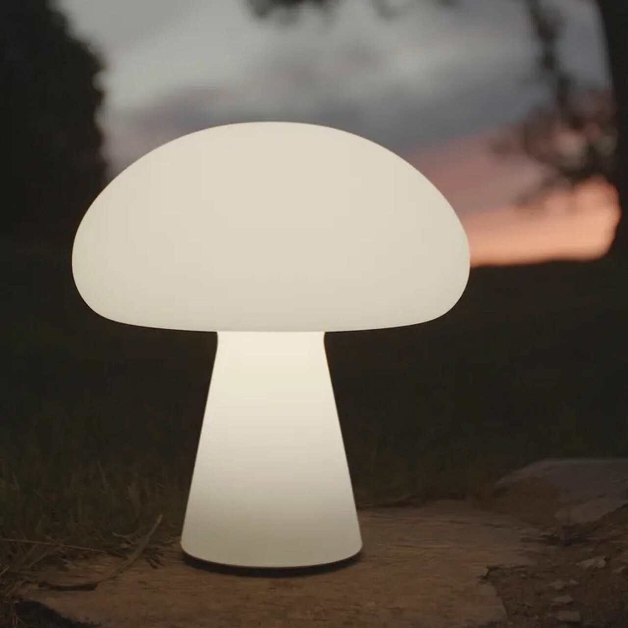Gubi Obello Table Lamp Glas matt