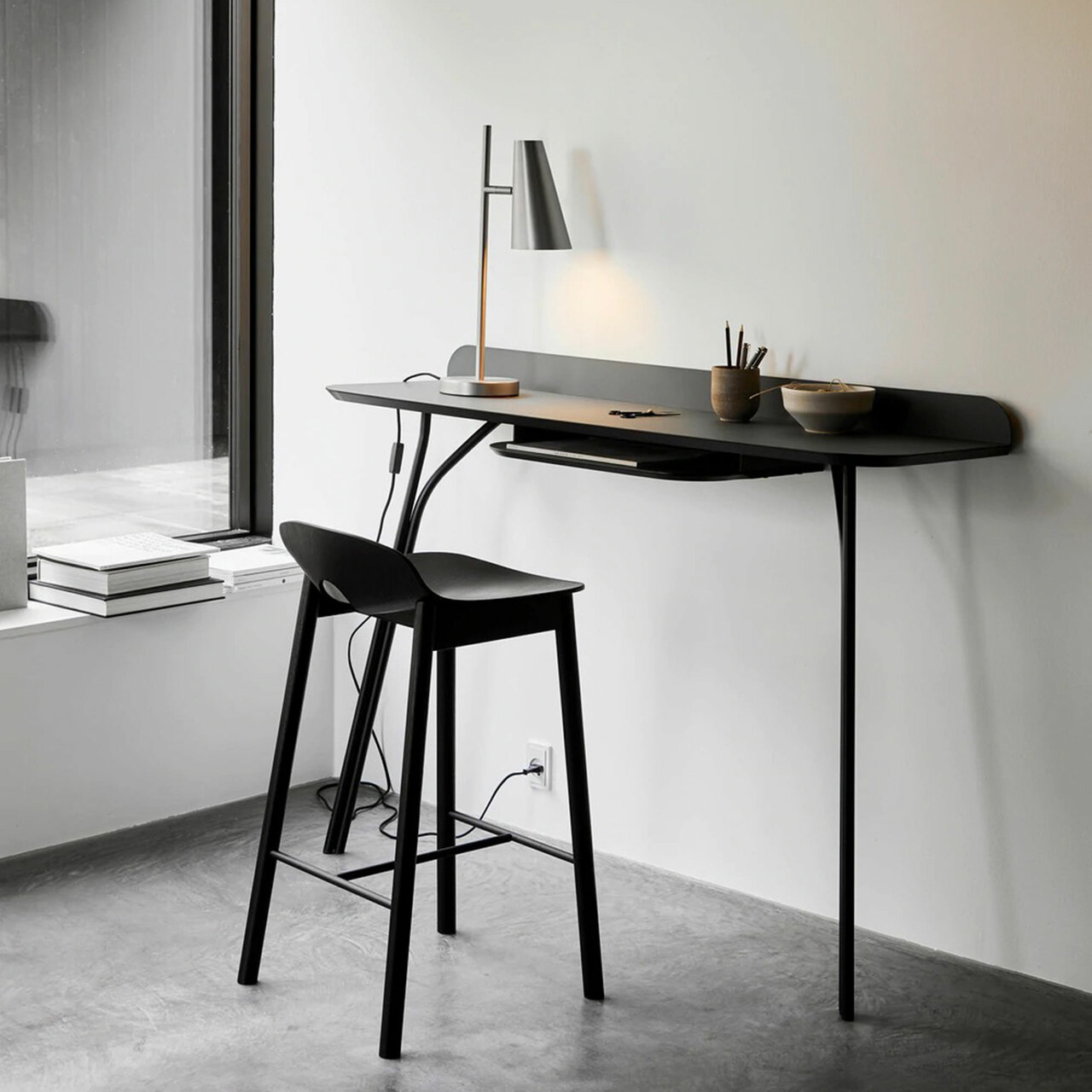 Woud Tree Console Table Schwarz, H: 72.5 cm 