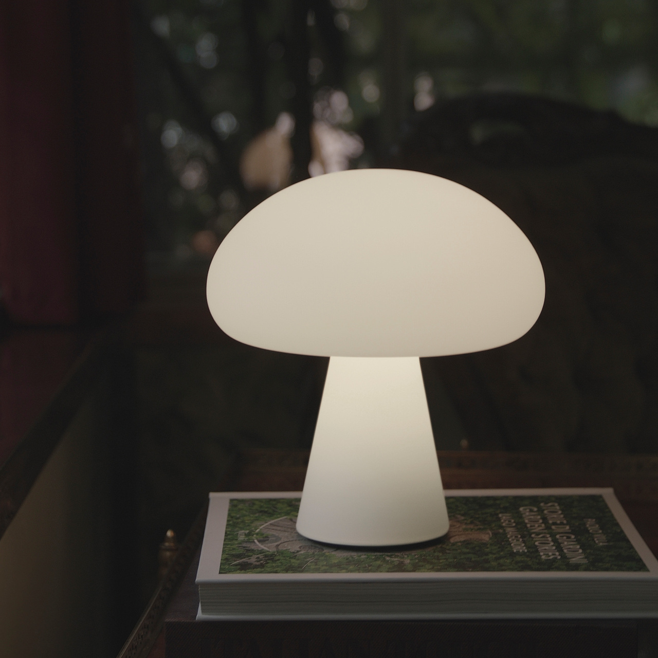 Gubi Obello Table Lamp Glas matt