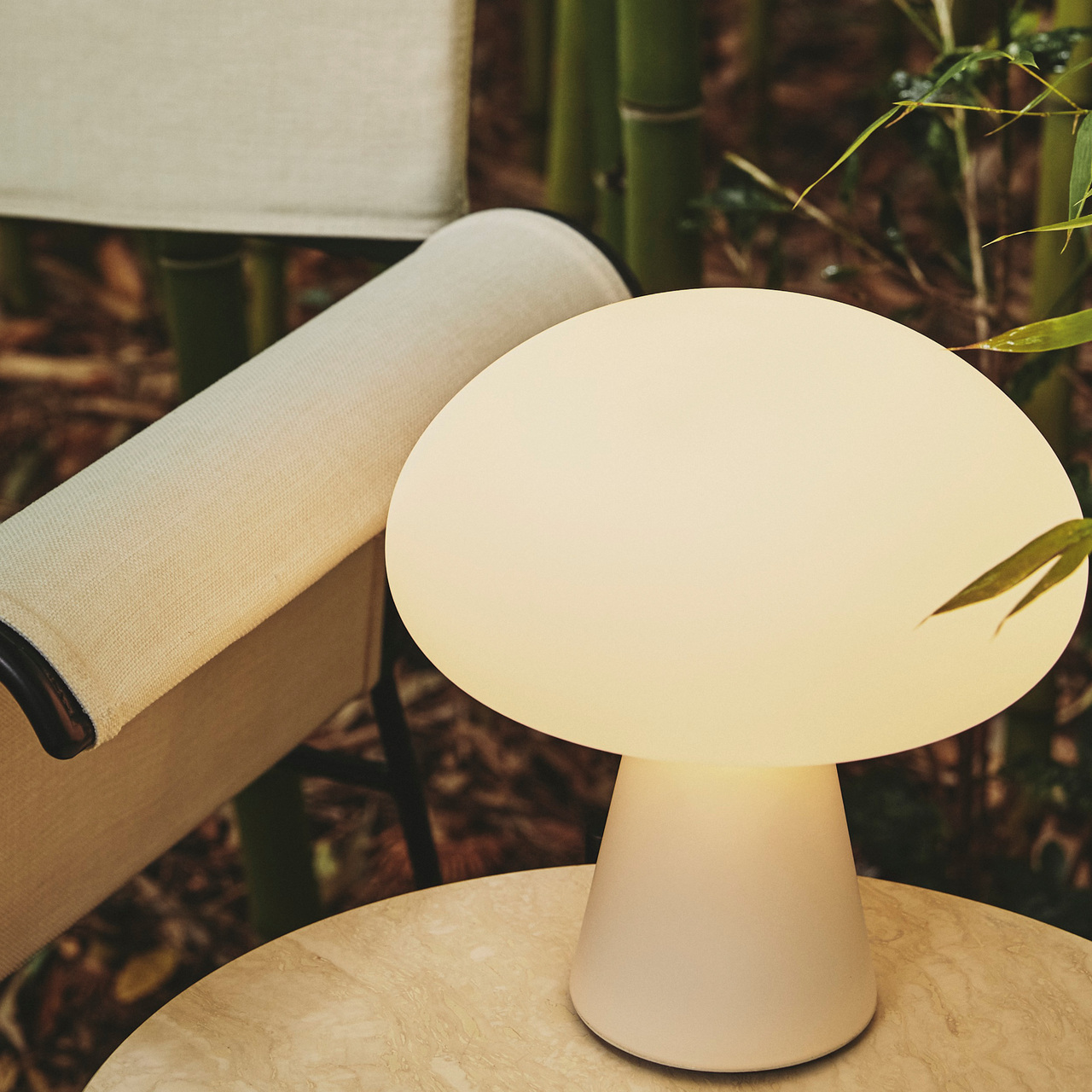 Gubi Obello Table Lamp Glas matt