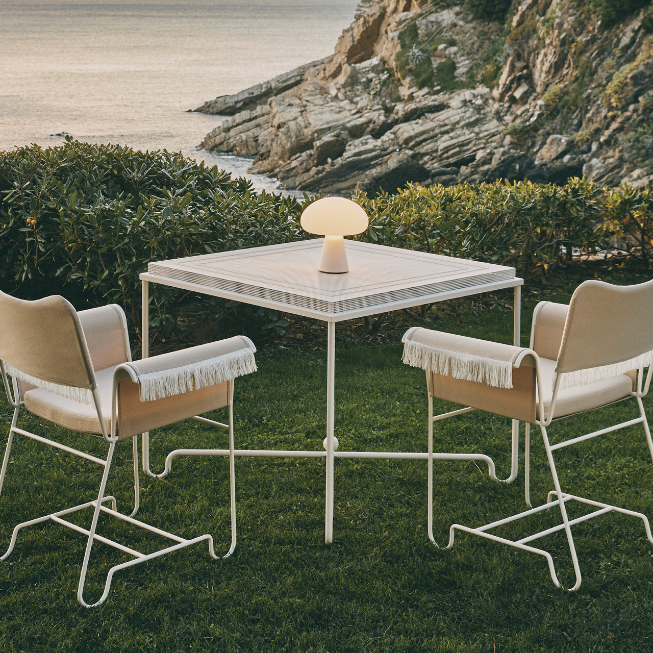 Gubi Obello Table Lamp Glas matt