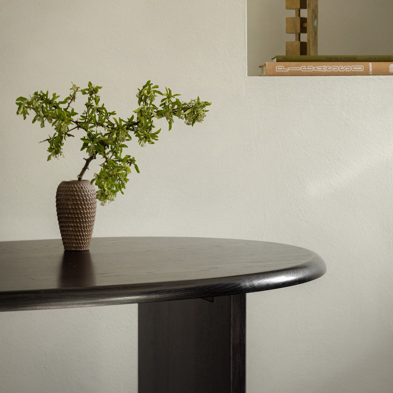 Menu Furniture The Eclipse Desk Eiche