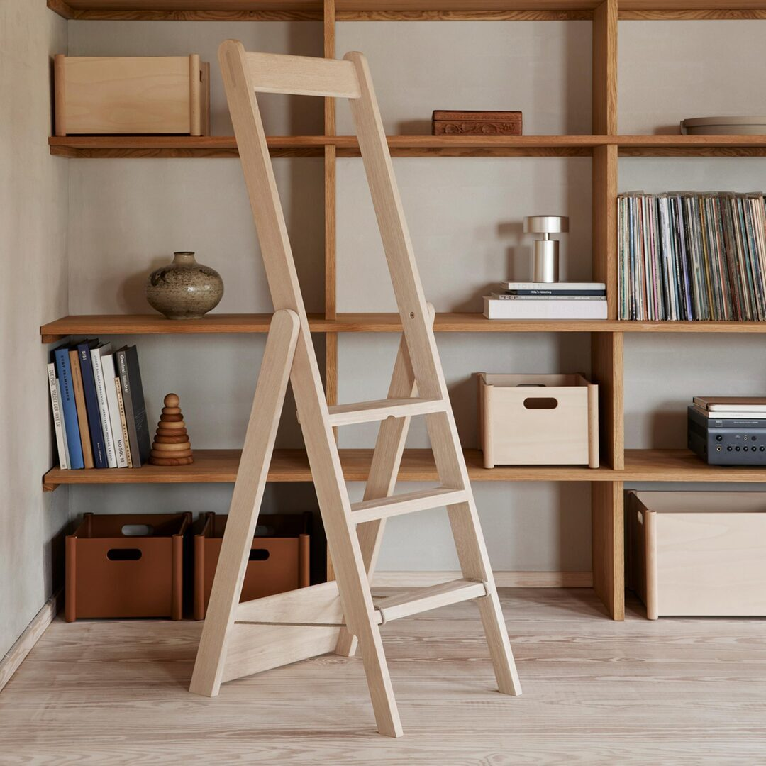 Form & Refine Step by Step Ladder Eiche weiss geölt 