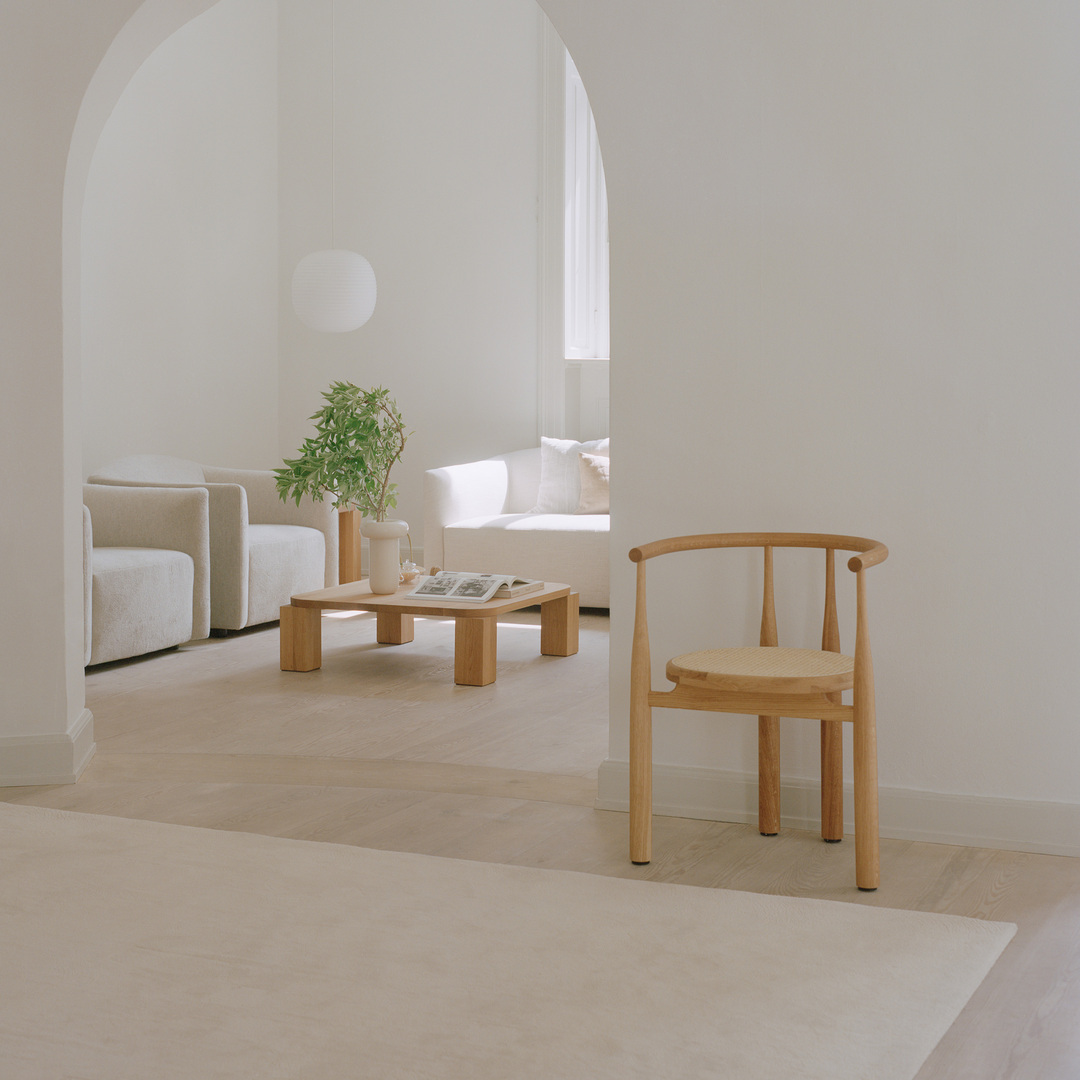 New Works Atlas Coffee Table Wood Eiche geräuchert, B: 82 cm / T: 82 cm / H: 29 cm 