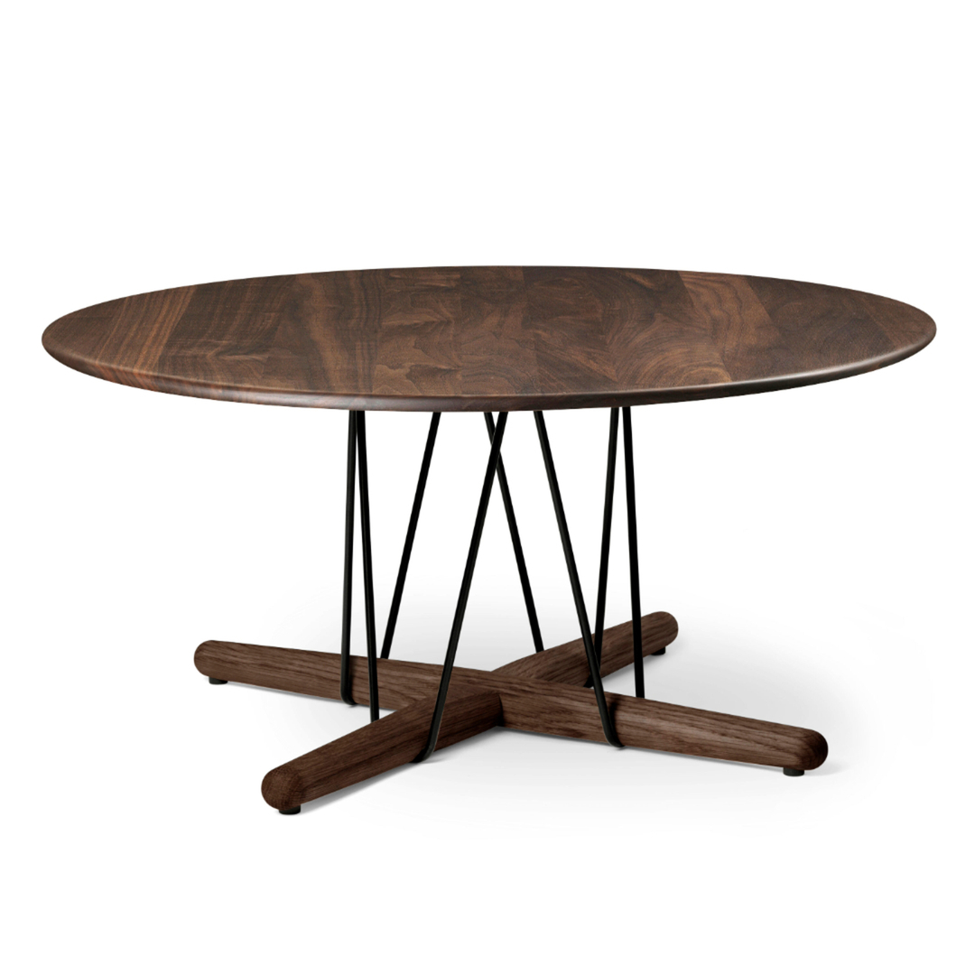 Carl Hansen & Søn E021 Embrace Lounge Table Walnut oiled, Ø: 80 cm / H: 38 cm, Powder-coated black steel