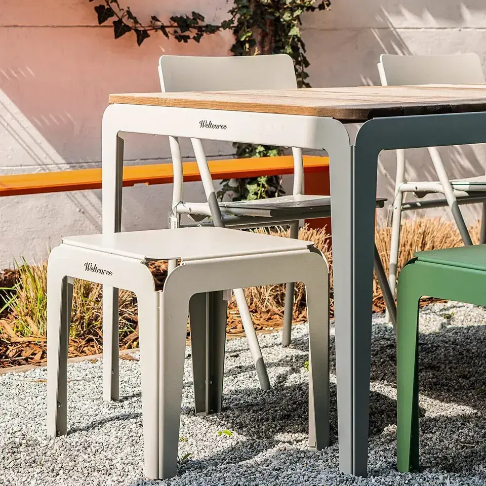 Bended-Set-Table und Stool Agate Grey