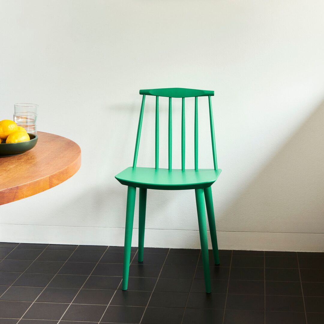 HAY Stuhl J77 von Hay water-based lacquered beech / jade green 