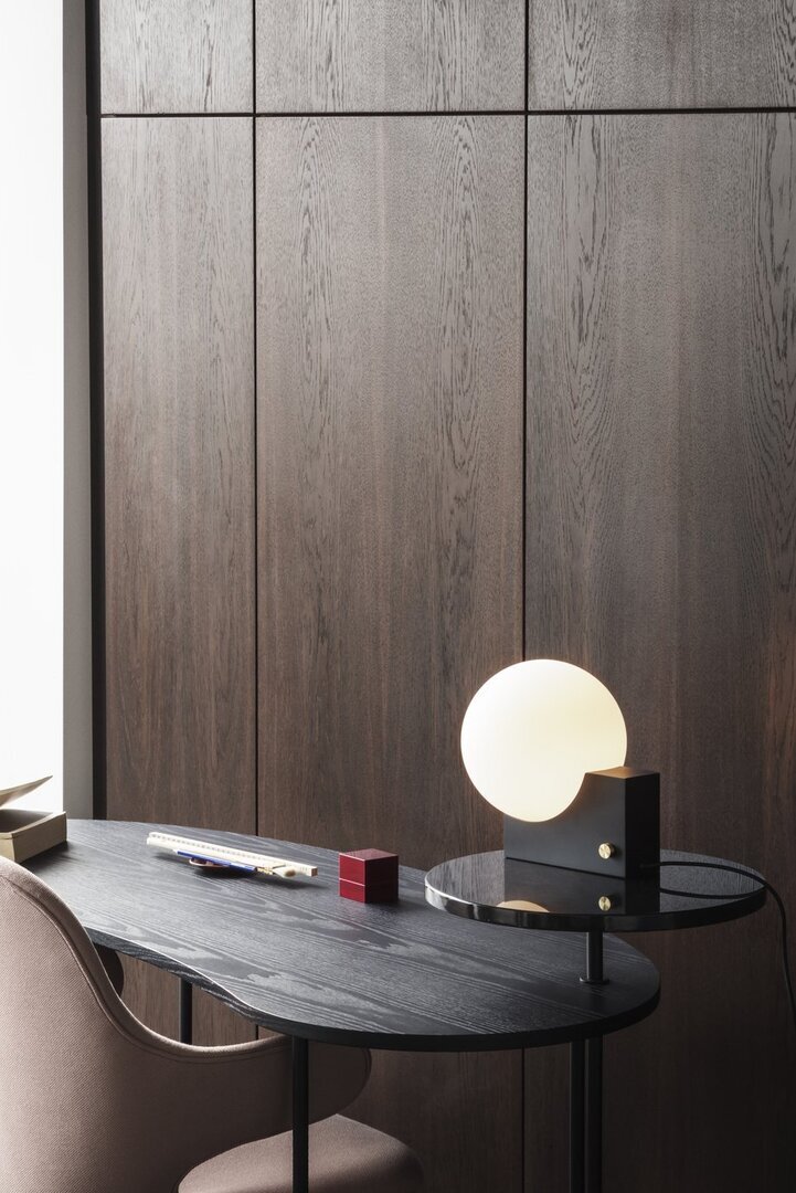 AndTradition Palette Desk JH9 - Nero Marquina marble/Black lacquered ash