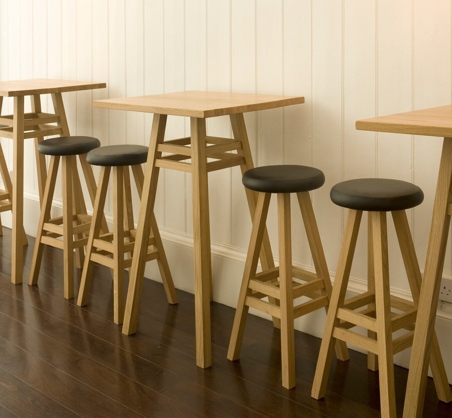 Case Oki-Nami Counter Stool