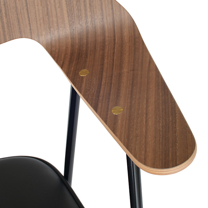 Case Furniture 675 - Stuhl - Black / Walnut