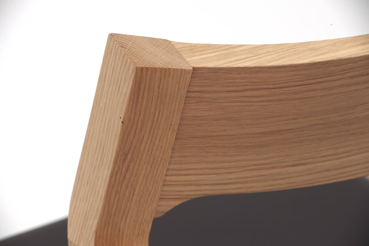 Case Furniture, Case Furniture Profile - Stuhl