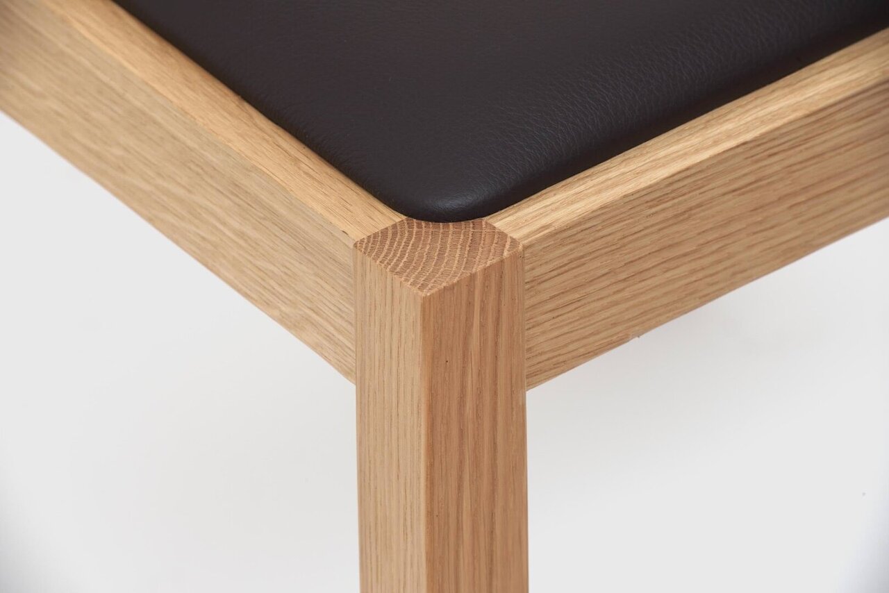 Case Furniture, Case Furniture Profile - Stuhl