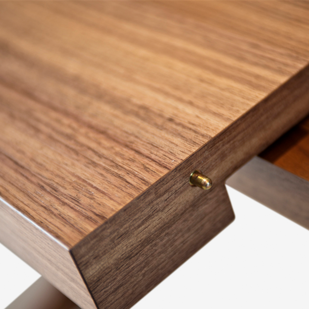 Case Cross - Esstisch - Walnut