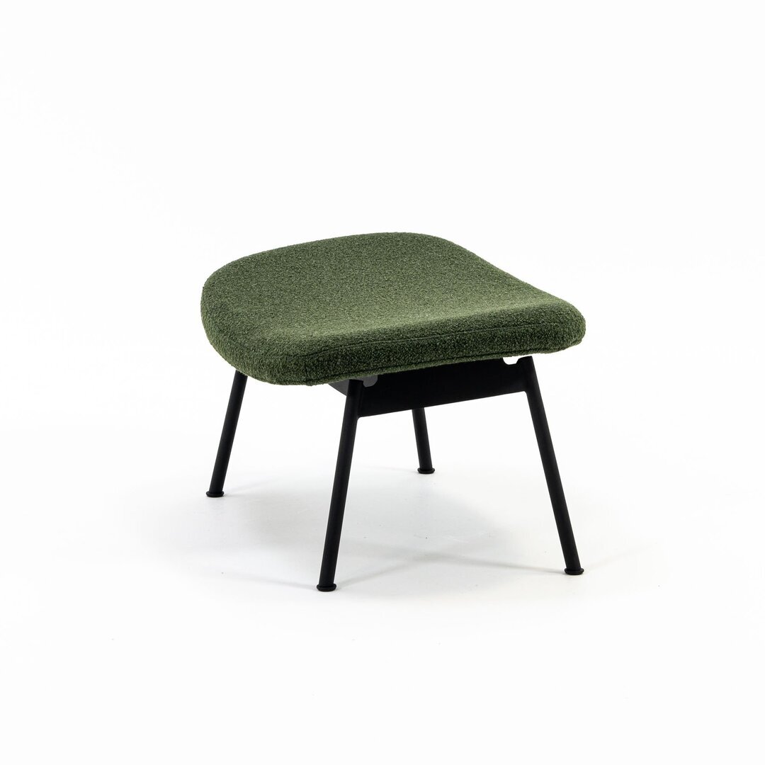 Case-ella-ottoman-front-view-moss-black