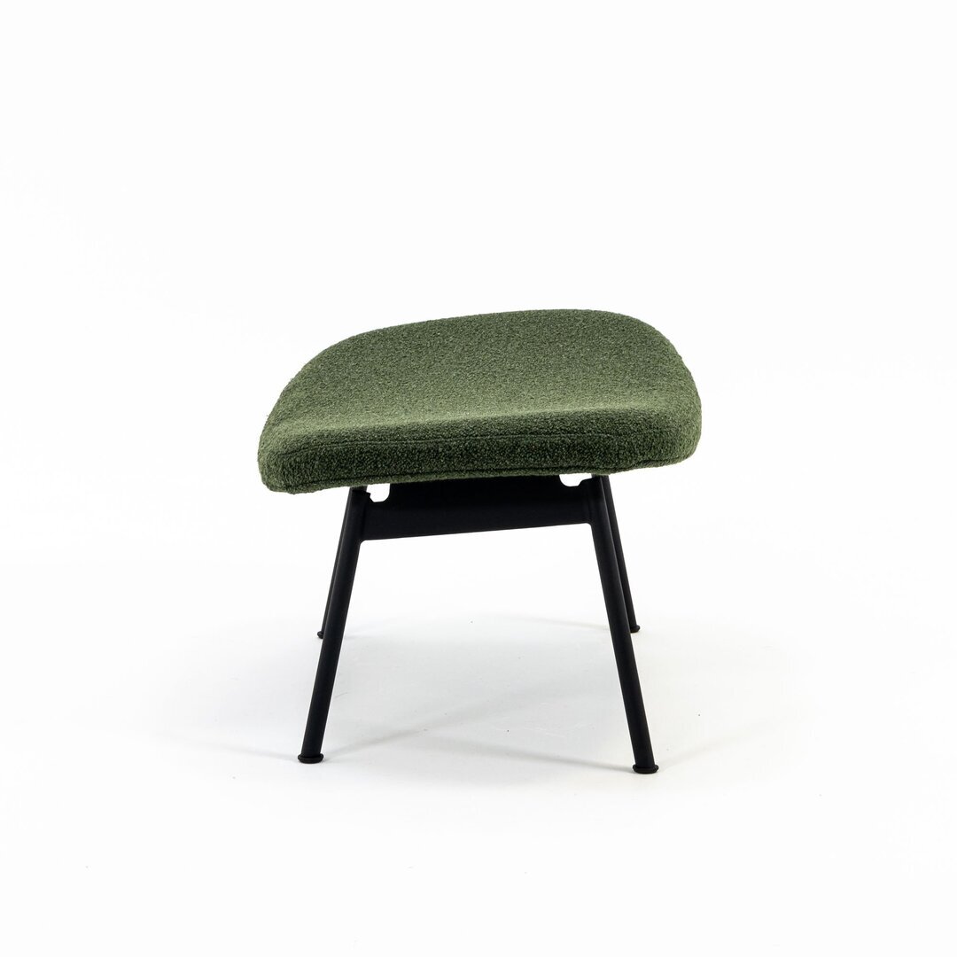 Case-ella-ottoman-front-view-moss-black