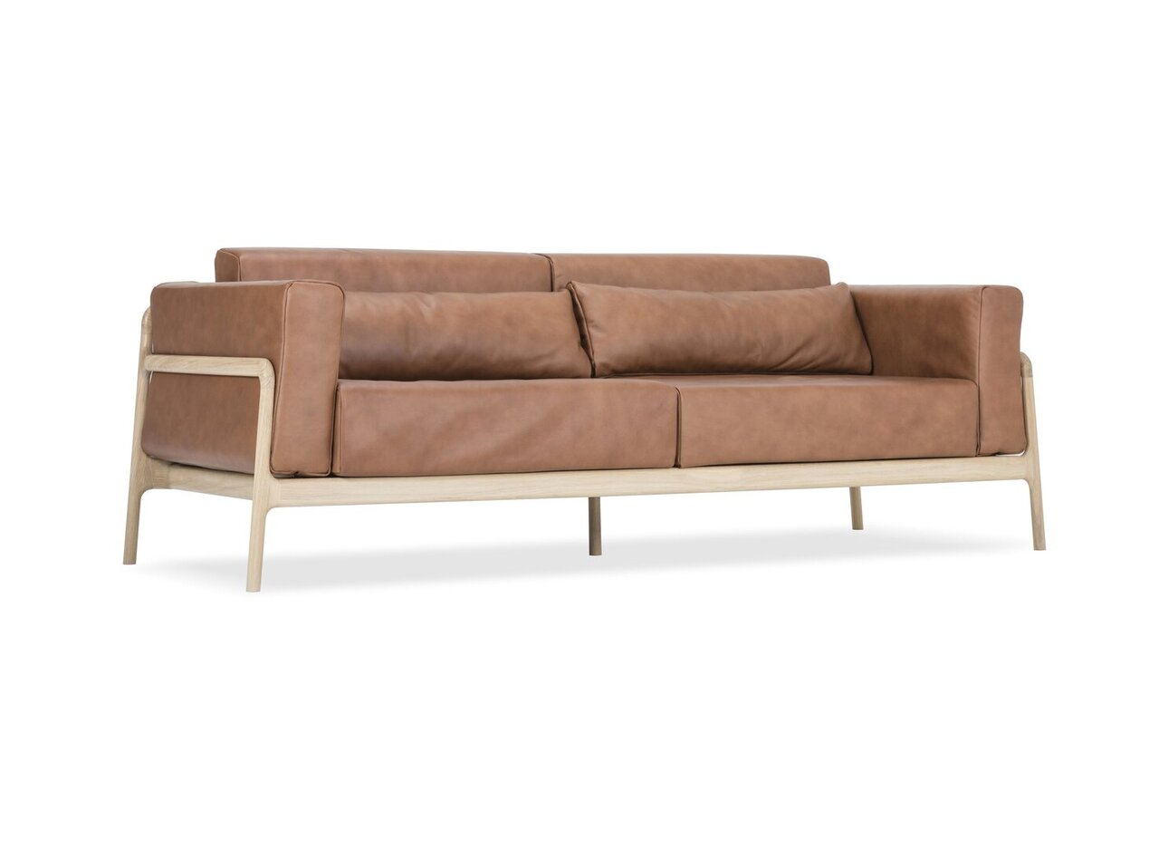 Gazzda Sofa Modell Fawn - 3-Sitzer - Oiled oak - Natural 1505; Upholstery: Dakar leather - Whisky 2732