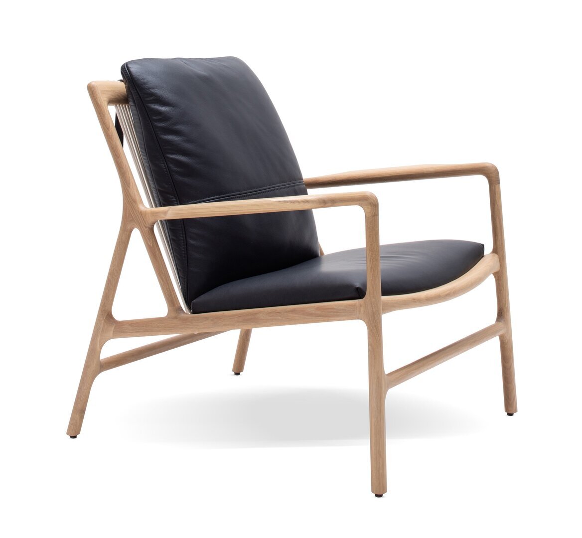 Gazzda Dedo Easy Chair - Oiled oak - White 1015; Upholstery: Dakar leather - Black 0500