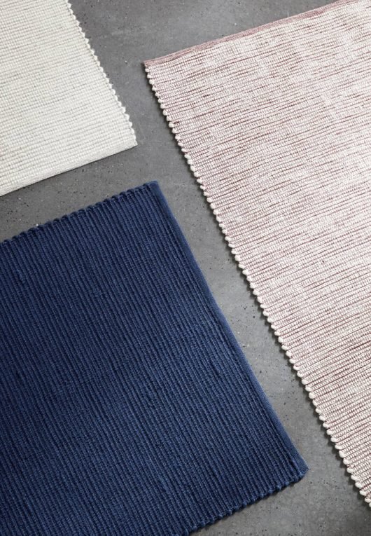 Huebsch Teppich gewebt bordeaux/weiss