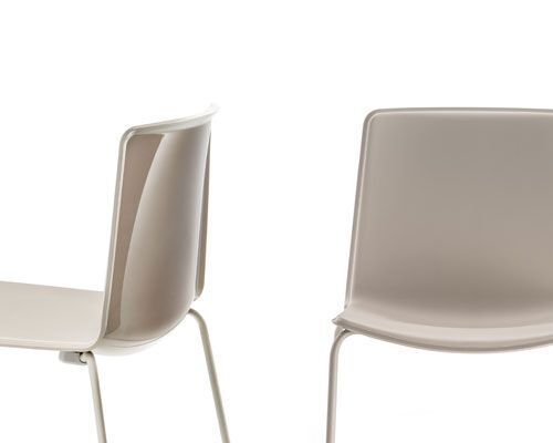 Pedrali Tweet 890 Stuhl, zweifarbig-BE-Polypropylen Beige / BI-Polypropylen Weiss
