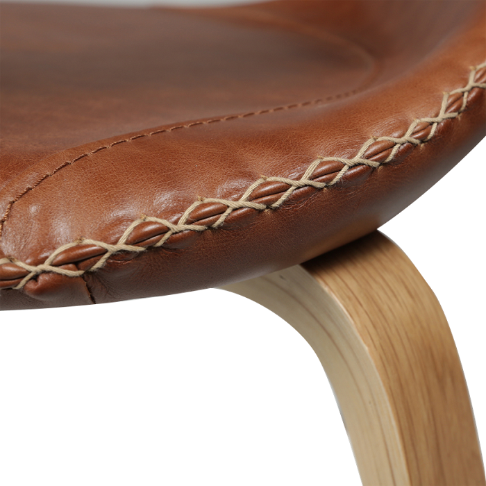 Dan-Form FLAIR chair Light brown leather with oak legs