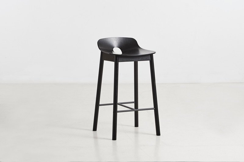 Woud Mono counter chair - black