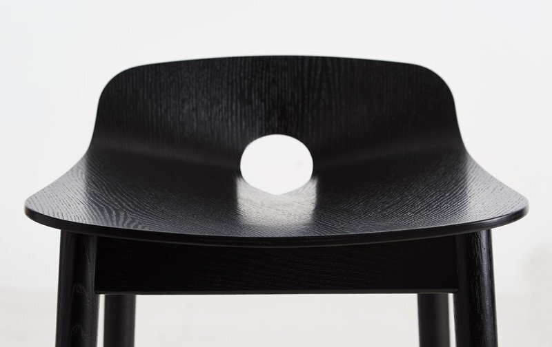 Woud Mono counter chair - black
