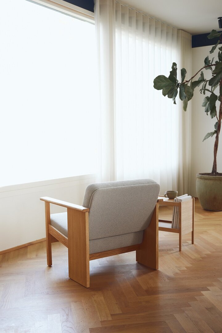 Form & Refine Journal Beistelltisch