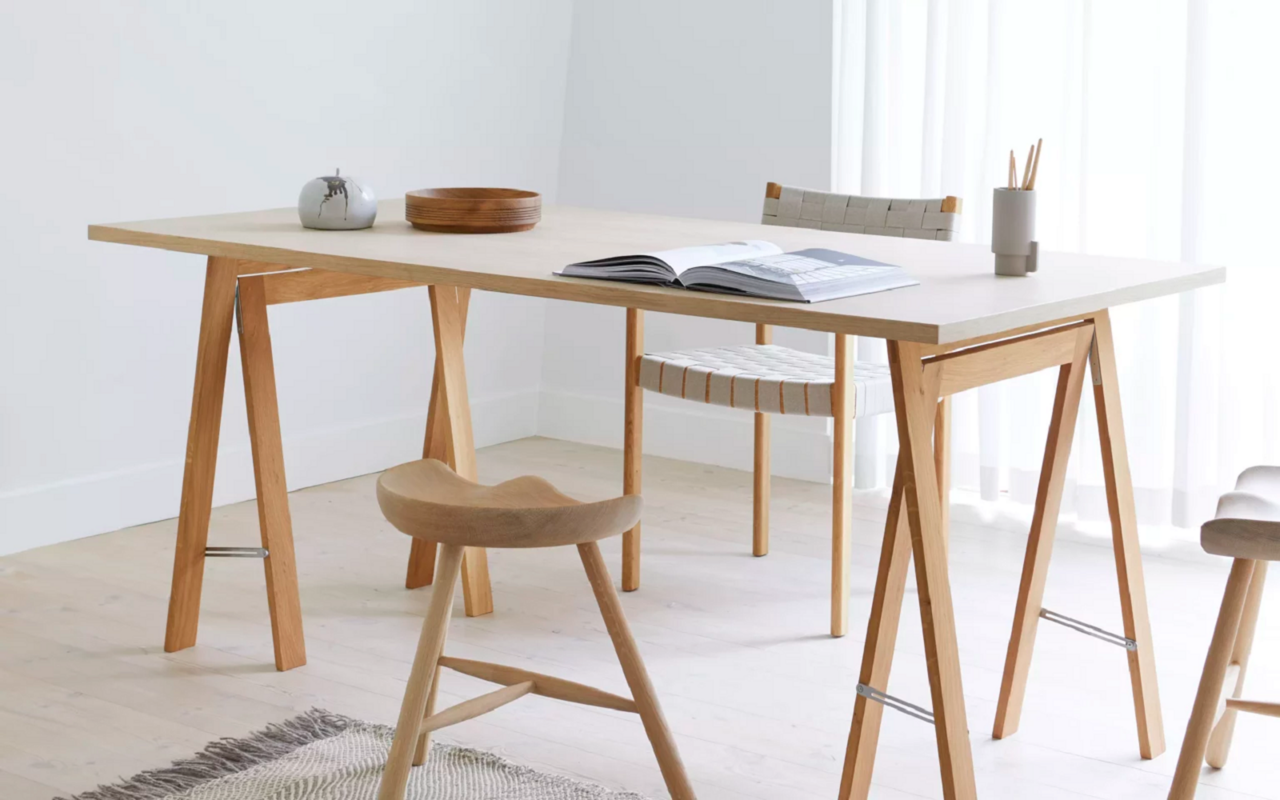 Form & Refine Austere Esstisch
