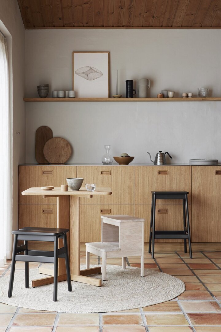 Form & Refine Angle Standard Hocker 45cm