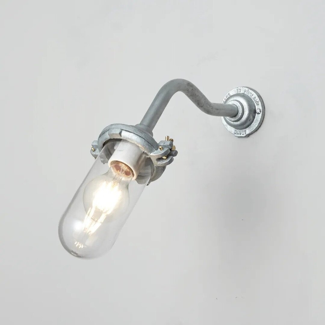 Original BTC, ORIGINAL BTC Exterior Bracket Light, No Ref, Canted, Round