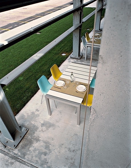 Kristalia Sushi Outdoor Alucompact Tisch