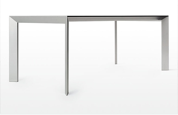 Kristalia Nori Glas Tisch