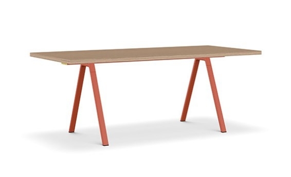 Kristalia Neat - Holz Tisch - Eiche - Korallrot