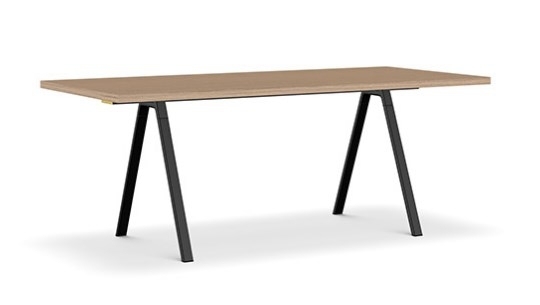 Kristalia Neat - Holz Tisch - Eiche - Schwarz