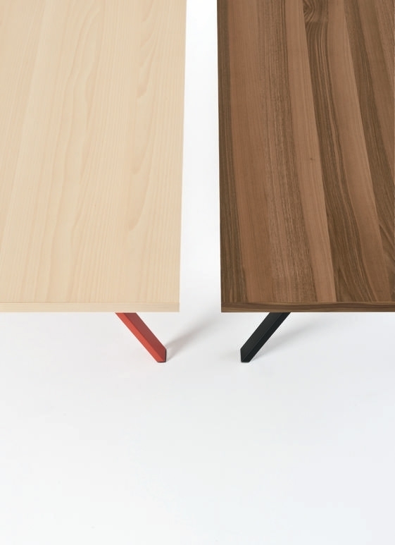 Kristalia Neat - Holz Tisch