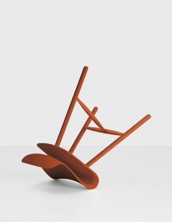 Kristalia BCN Wood Base Hocker - Korall rot