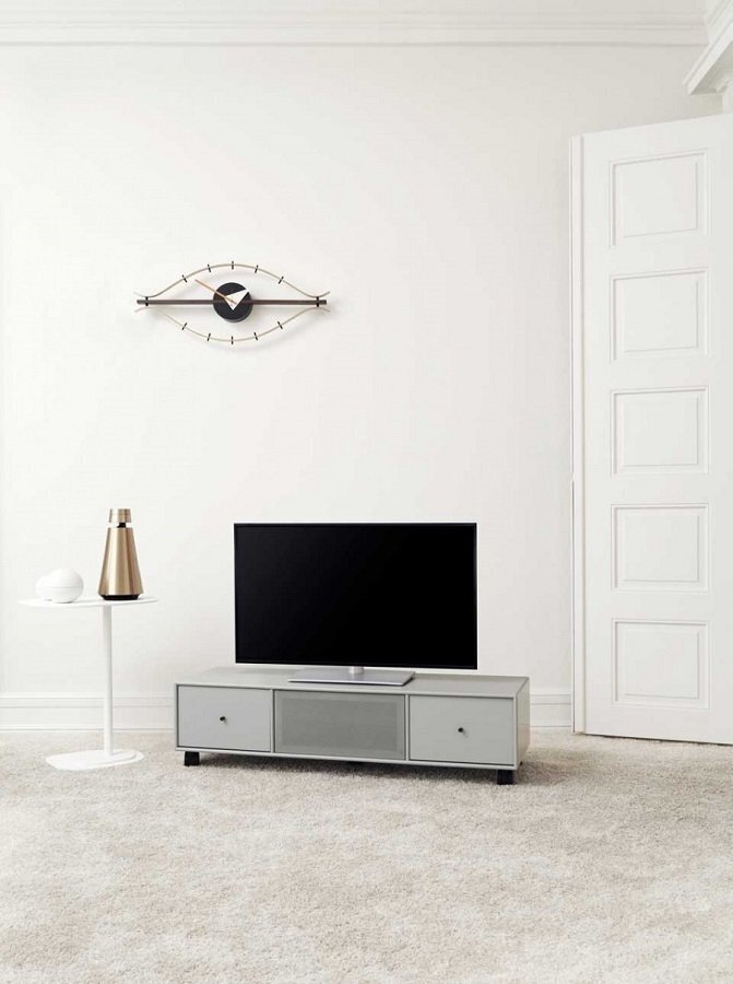 Montana Tv & Sound / Medium: VI18
