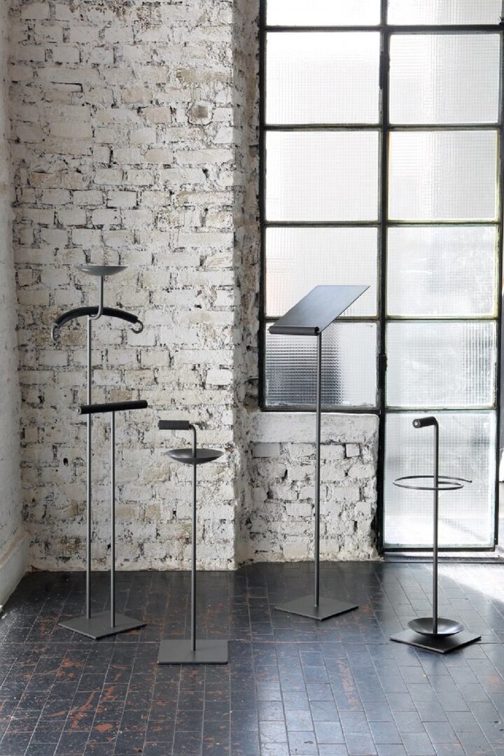 Zeus Servus Display Pult - Gunmetal grau
