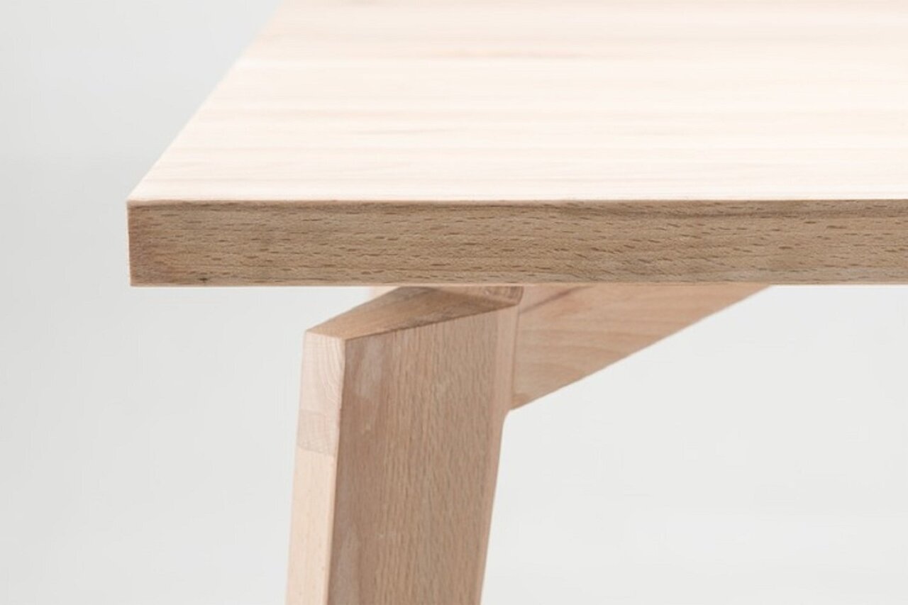 Solid by WhiteOak Lotte Dining Table-Esstisch - Knotty Oak