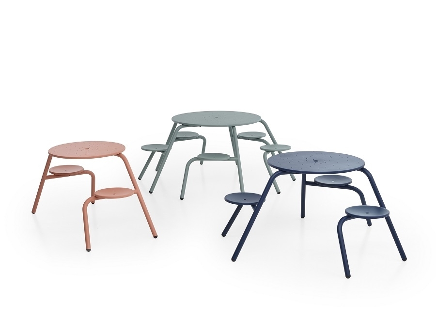 Extremis Virus 4-Seater Indoor Picnic Table