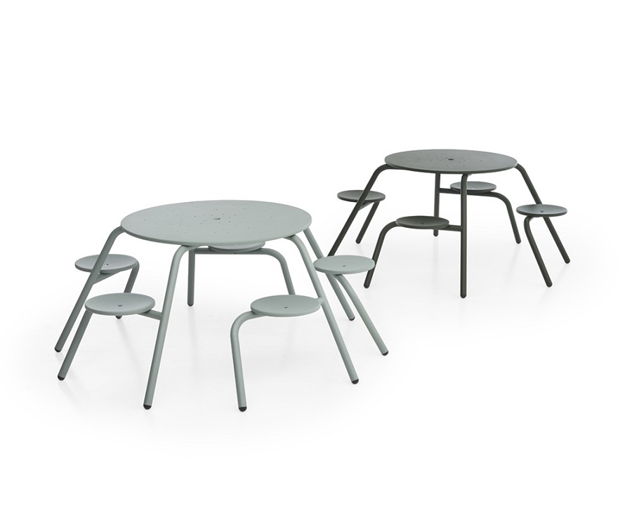 Extremis Virus 5-Seater Outdoor Picnic Table