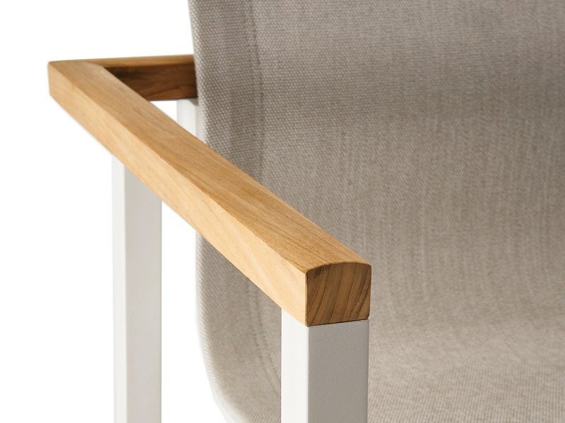 Solpuri SKY Stapelsessel mit Teak-Armlehne-Alu white / softex shell / Teak Onlay 