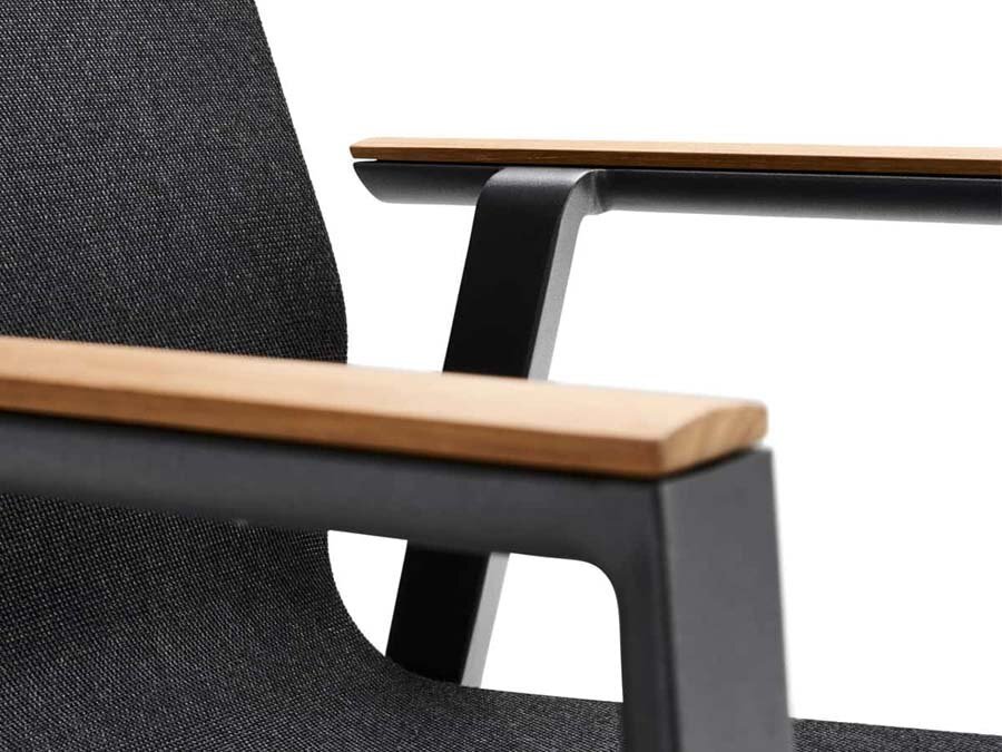 Solpuri SOUL Stapelsessel Hoch mit Teak-Armlehne