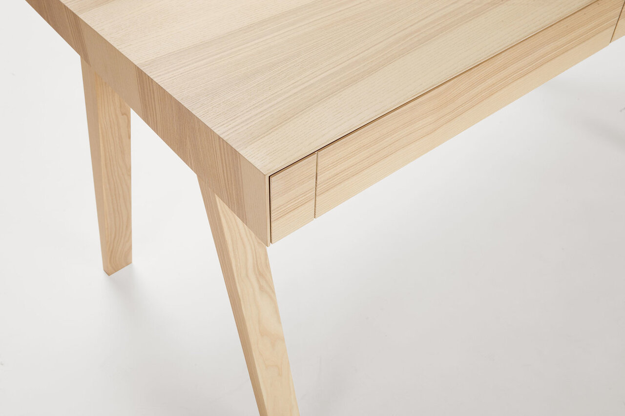Emko 4.9 Desk