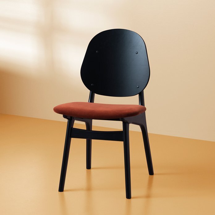 Warm Nordic Noble Chair with Black Lacquer Beech - Brick red velvet