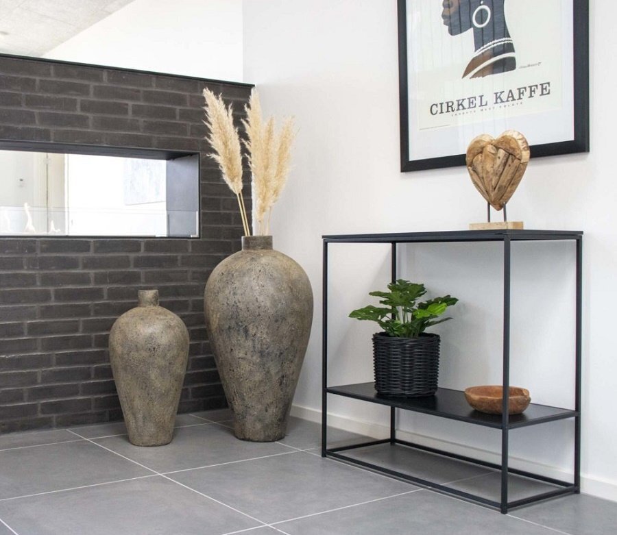 House N Vita Console Table - Black