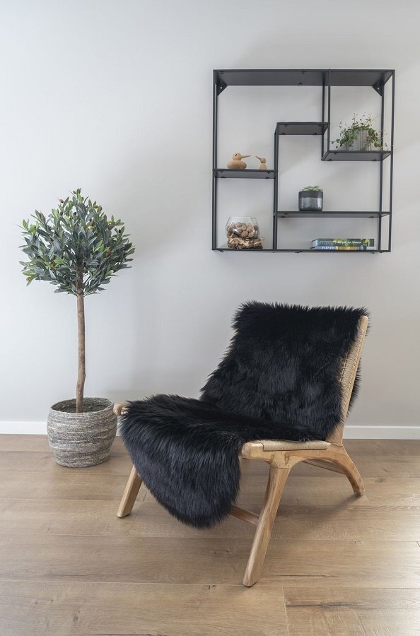 House N Lambskin Artificial Rug - Black