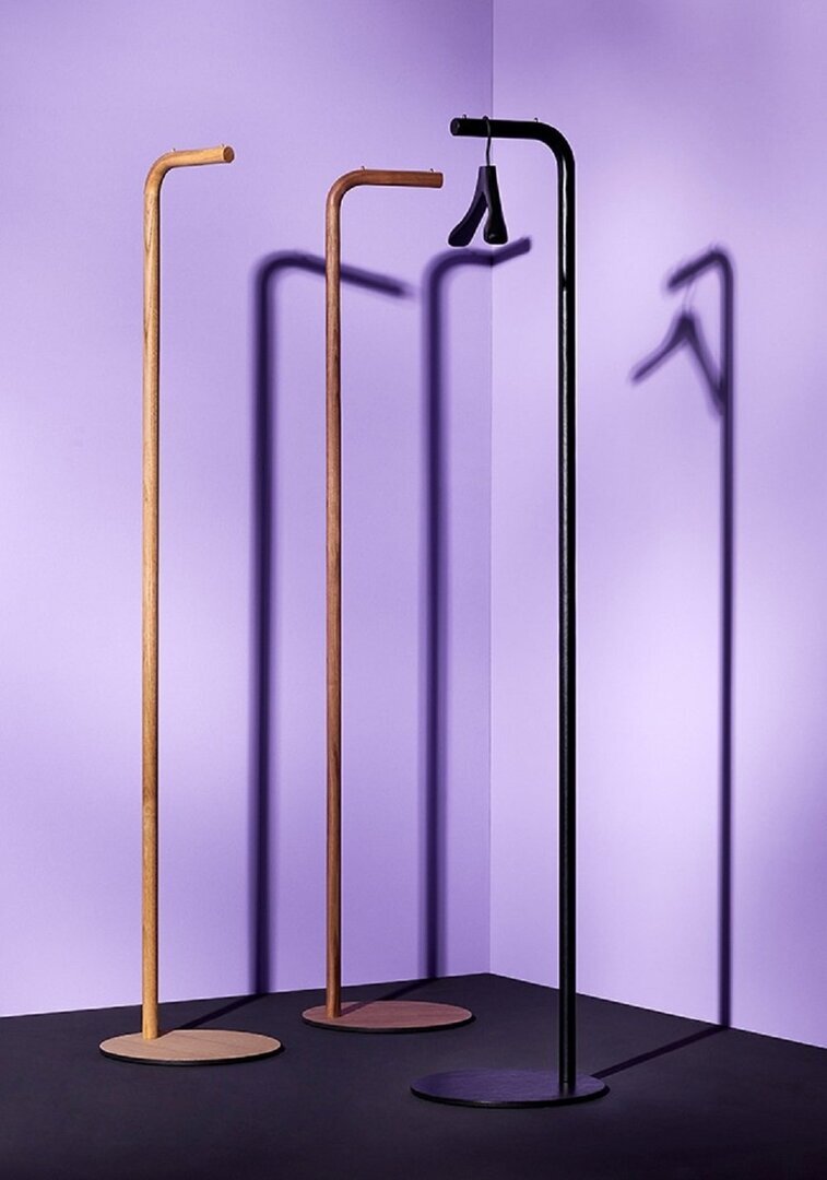 Schönbuch Bow-Garderobenständer aus Massivholz