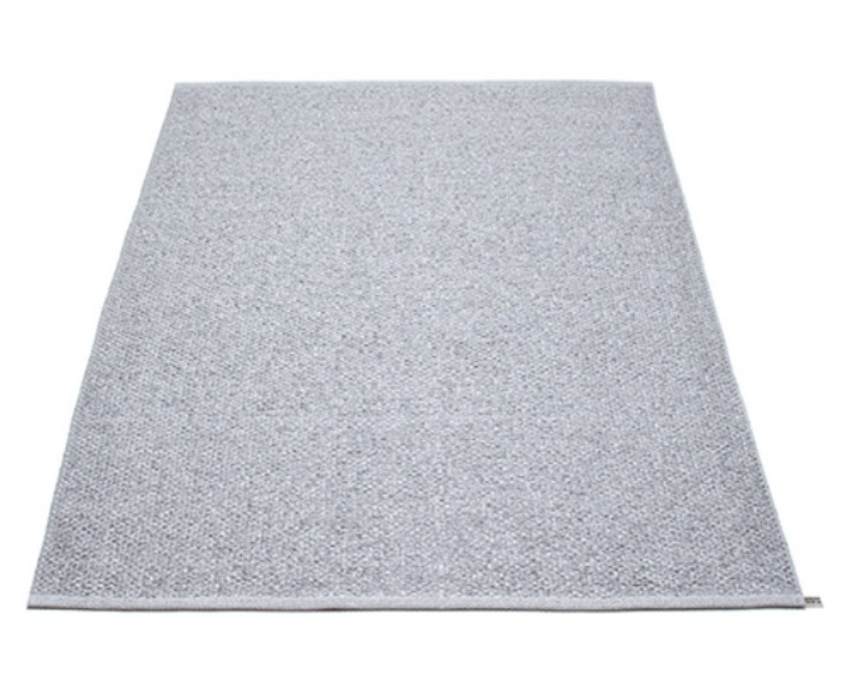 Pappelina Svea-Grey Metallic · Grey-180 x 260 cm